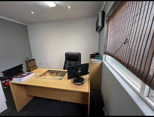 2,113M² RETAIL FOR SALE IN PAROW EAST